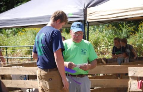 4-H volunteer and youth