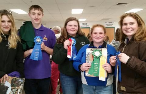 4-H youth with ribbons at State Horse Quiz Bowl Event