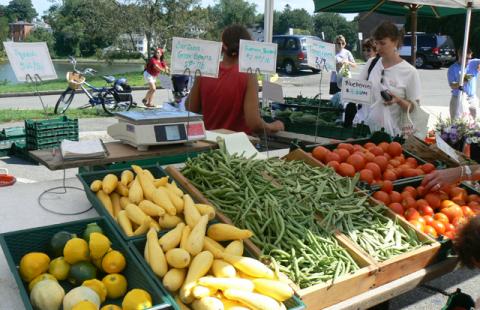 Farmers markets in Carroll County