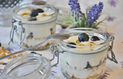 overnight oats with blueberries