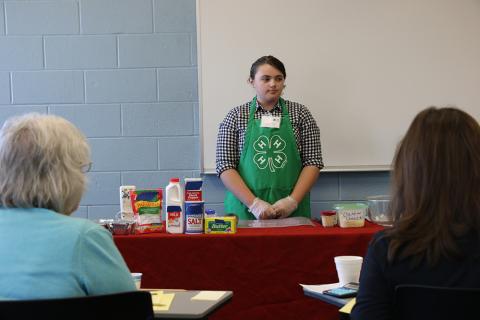 4-H presents demonstration