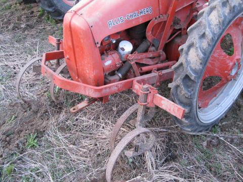 cultivating tractor