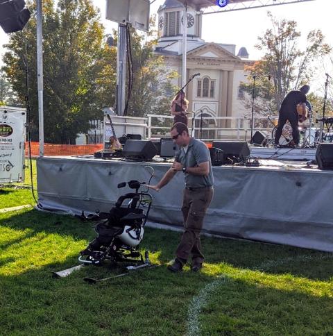 Man demonstrating a Tetraski for adaptive skiing