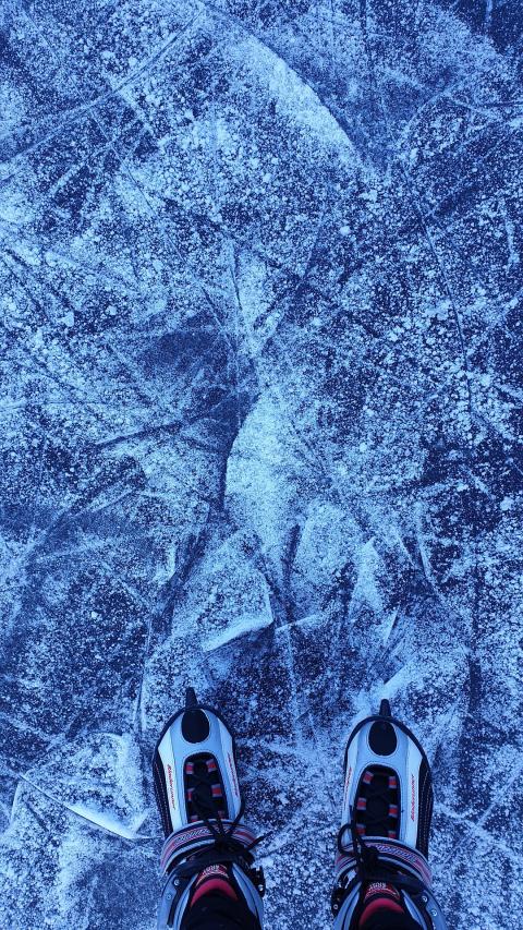 Pictures of ice skates on ice