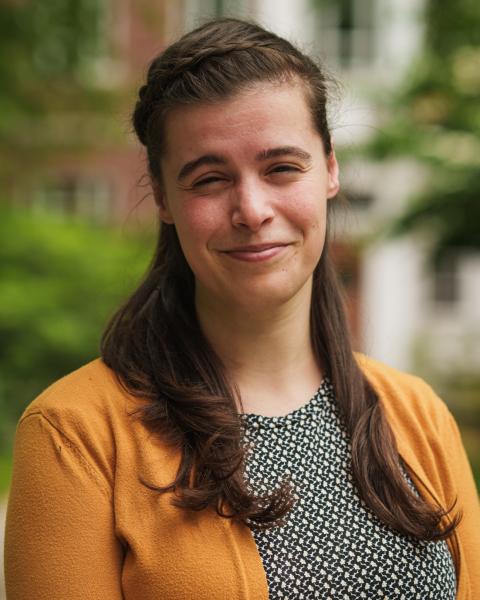 Danielle Albano headshot